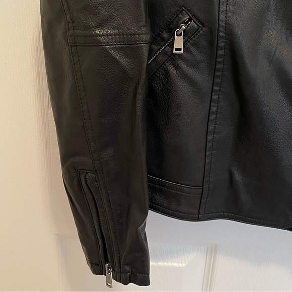 Reitman’s Women’s Black Faux Leather Moto Jacket with Tailor Collar in Small - Picture 12 of 13